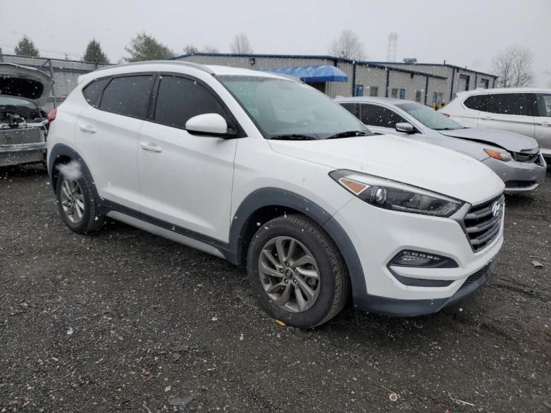 Hyundai Tucson Минимална щета, снимка 3 - Автомобили и джипове - 49069925