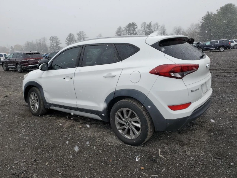 Hyundai Tucson Минимална щета, снимка 4 - Автомобили и джипове - 49069925