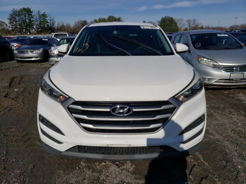 Hyundai Tucson Минимална щета, снимка 2 - Автомобили и джипове - 49069925