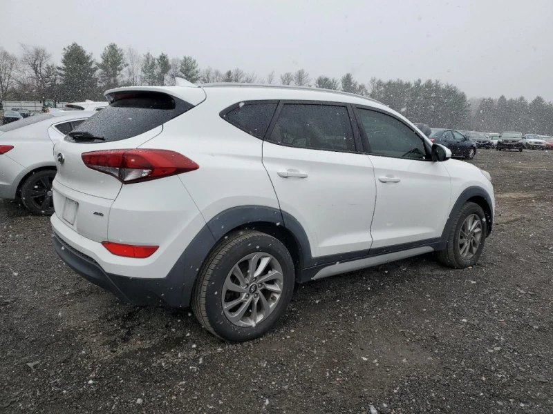 Hyundai Tucson Минимална щета, снимка 6 - Автомобили и джипове - 49069925