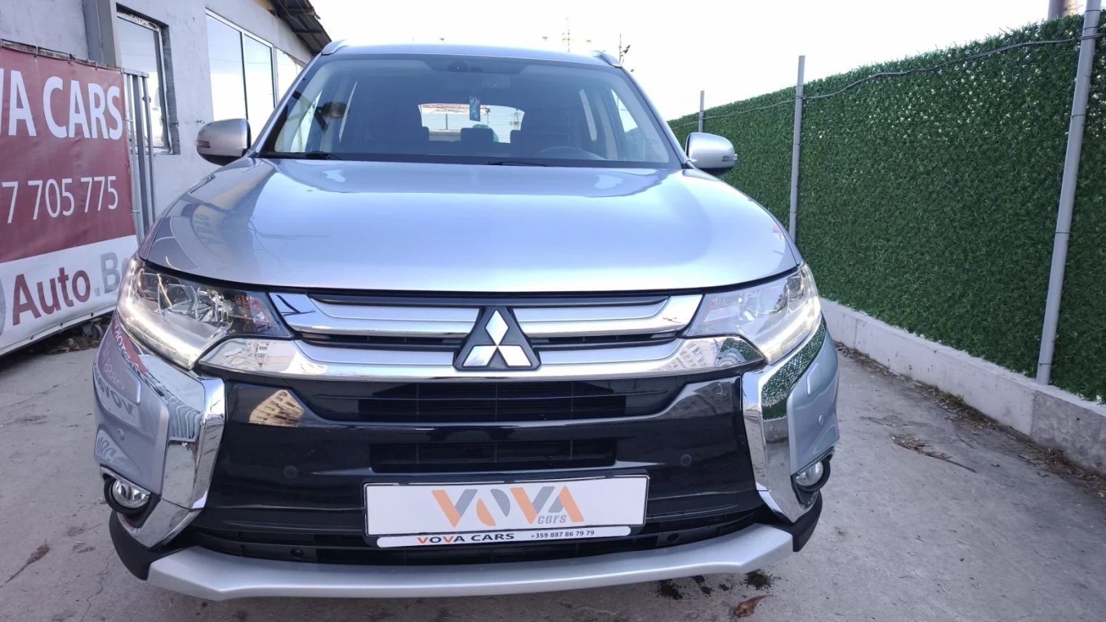 Mitsubishi Outlander 2.2DI-D-150к.с Euro-6b Instyle 4WD - изображение 6