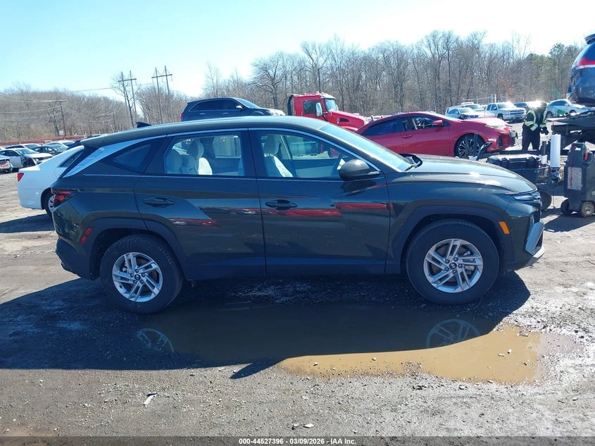 Hyundai Tucson 2.5l Se, снимка 13 - Автомобили и джипове - 54181763