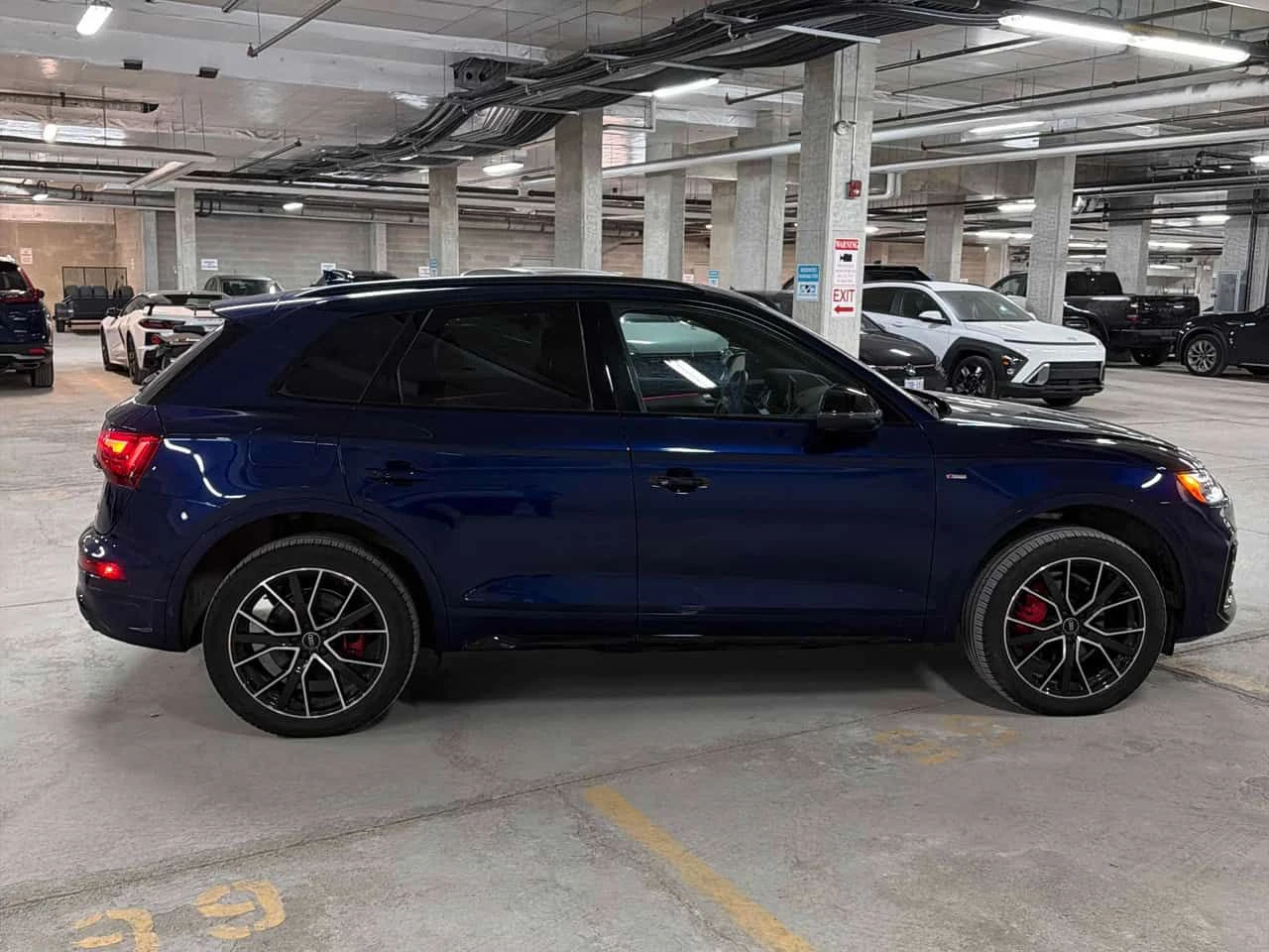 Audi Q5 | Progressiv | DISTRONIC | ПАНОРАМА | CARFAX | , снимка 3 - Автомобили и джипове - 54336313