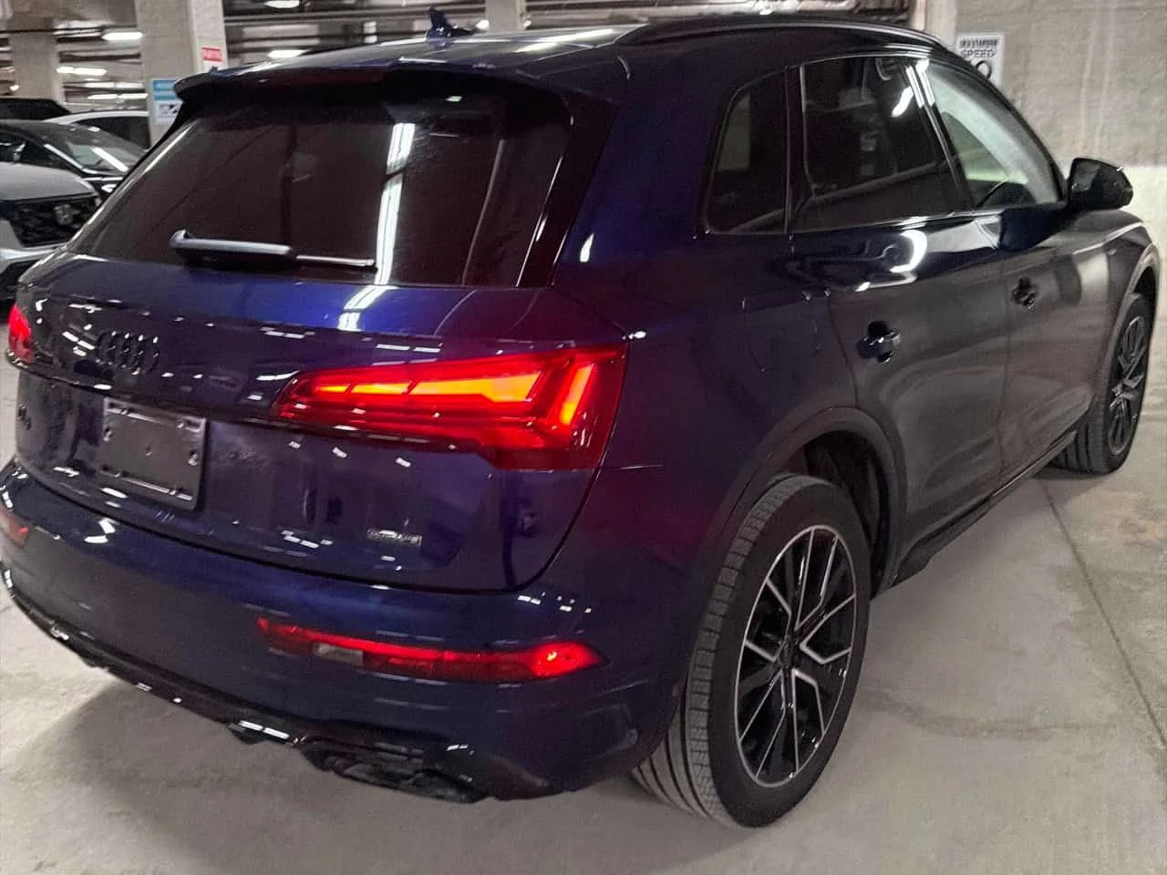 Audi Q5 | Progressiv | DISTRONIC | ПАНОРАМА | CARFAX | , снимка 16 - Автомобили и джипове - 54336313
