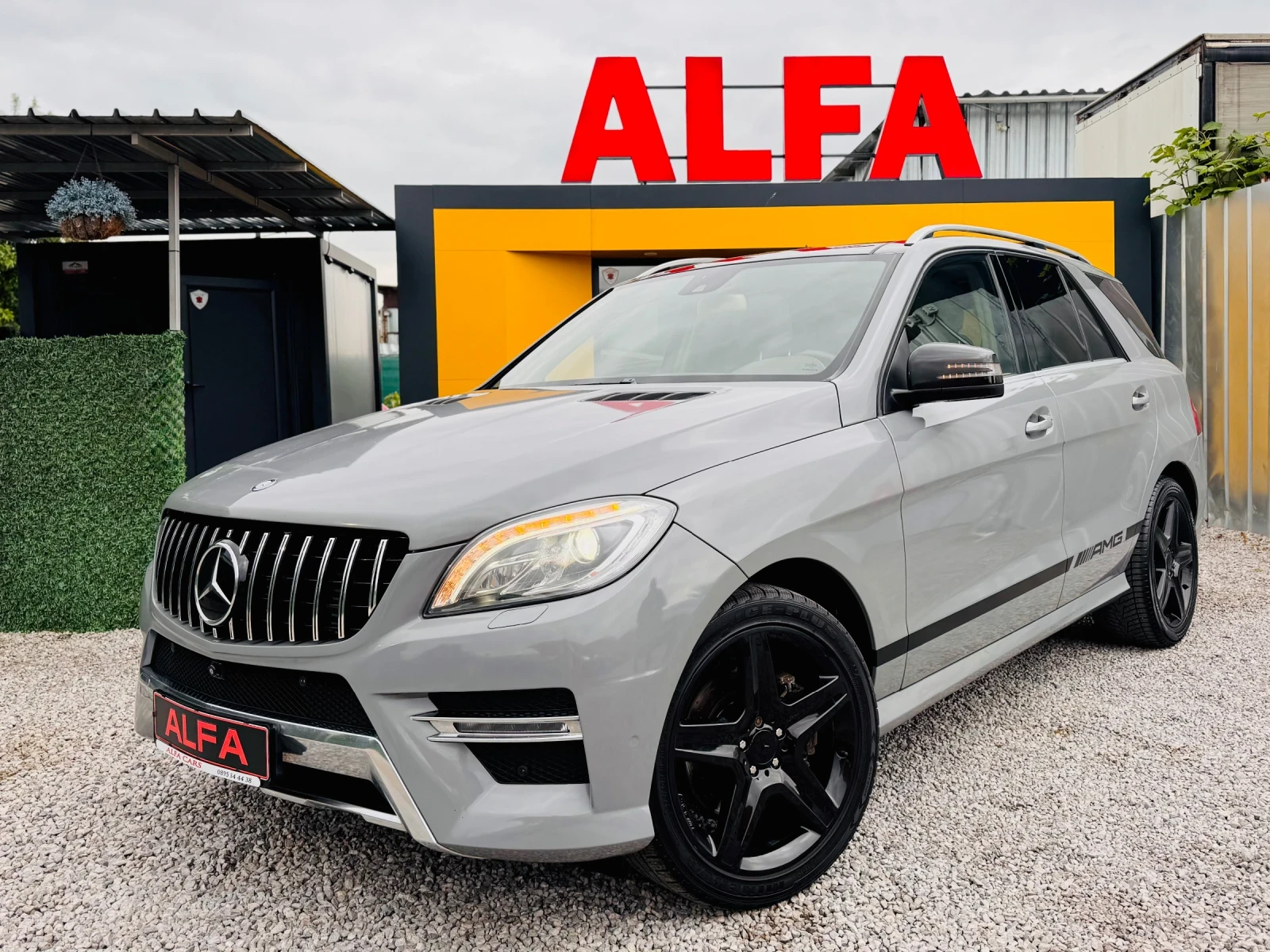 Mercedes-Benz ML 350 d/AMG+ /NADRO GREY/ВС.ЕКСТРИ/ТОП ИЗПЪЛНЕНИЕ///