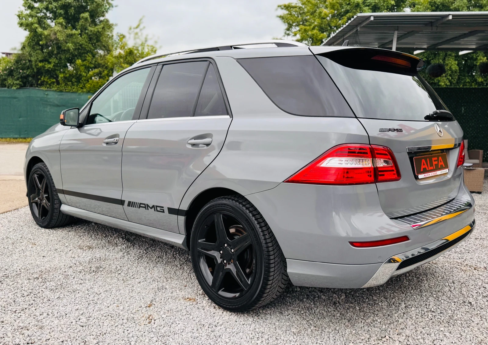 Mercedes-Benz ML 350 d/AMG+ /NADRO GREY/ВС.ЕКСТРИ/ТОП ИЗПЪЛНЕНИЕ///, снимка 6 - Автомобили и джипове - 54651656