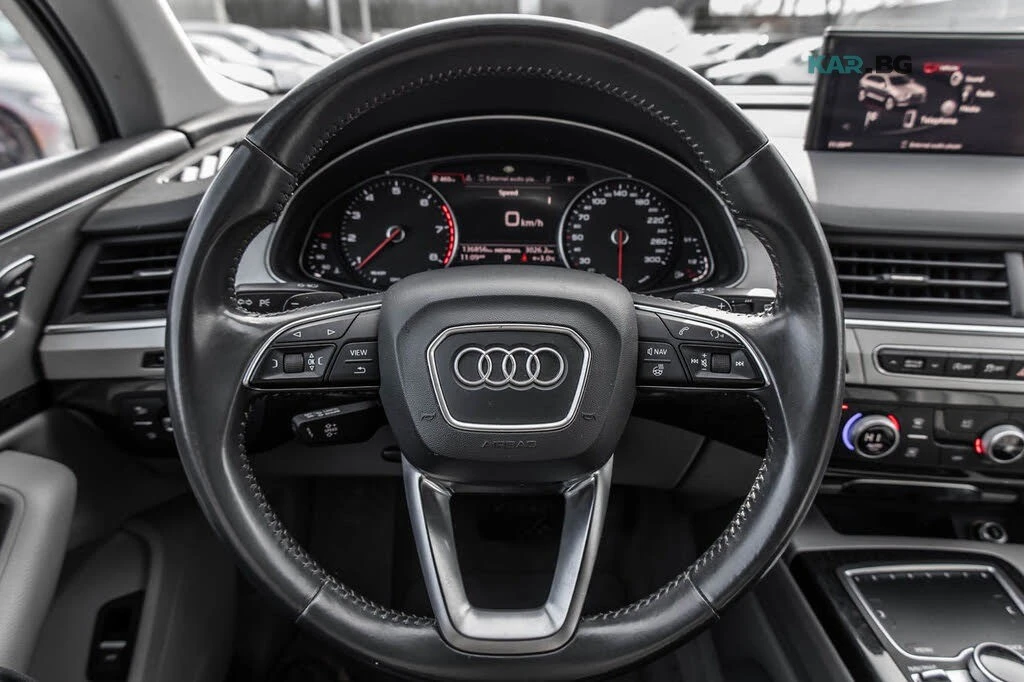 Audi Q7  KOMFORT * KEYLESS * АвтоКредит * (ЦЕНА ДО БГ), снимка 9 - Автомобили и джипове - 54897290