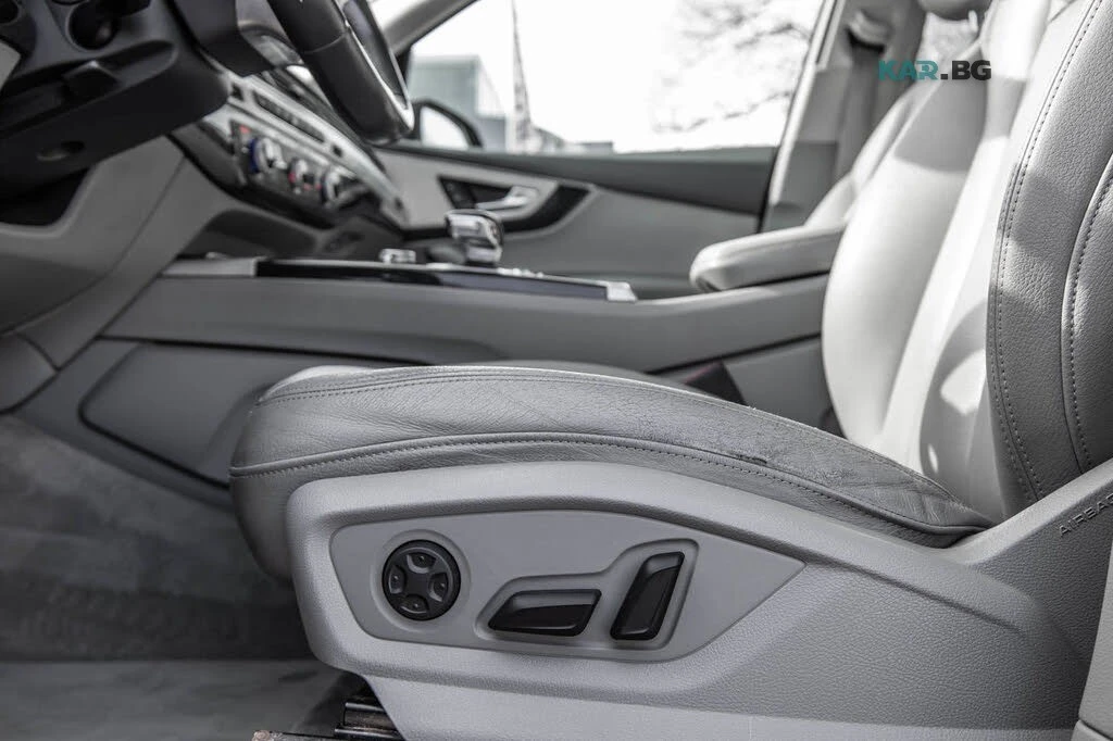 Audi Q7  KOMFORT * KEYLESS * АвтоКредит * (ЦЕНА ДО БГ), снимка 8 - Автомобили и джипове - 54897290