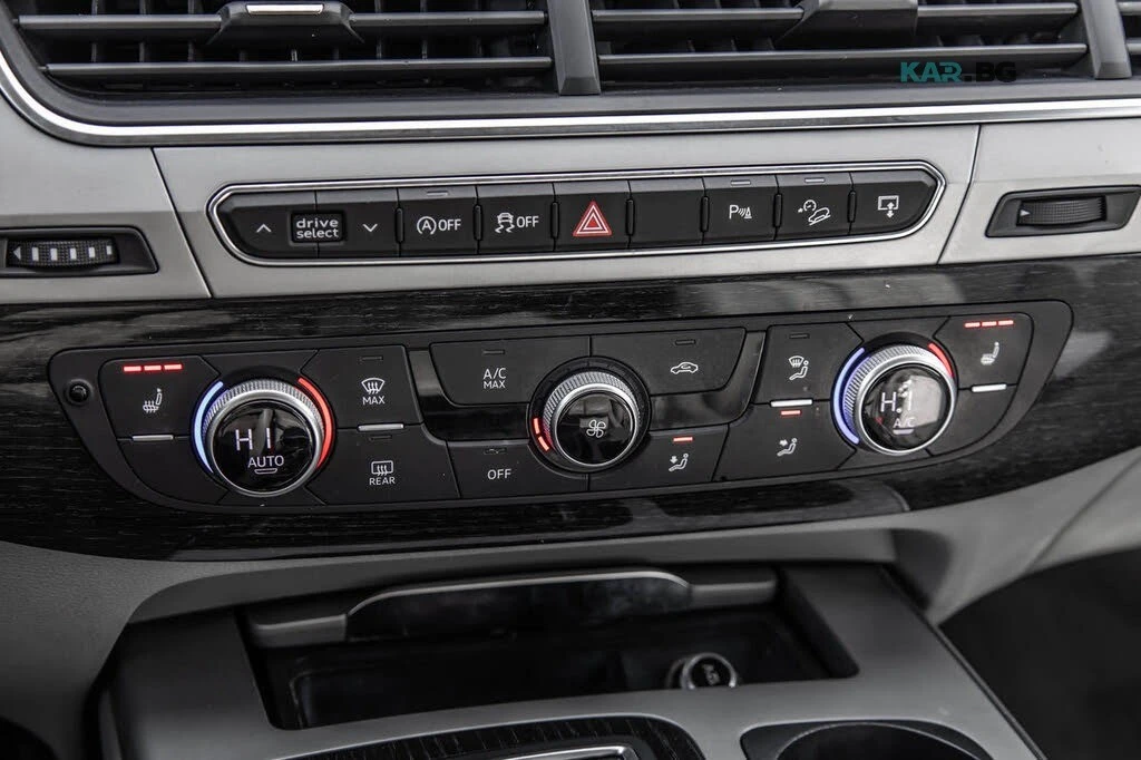 Audi Q7  KOMFORT * KEYLESS * АвтоКредит * (ЦЕНА ДО БГ), снимка 16 - Автомобили и джипове - 54897290