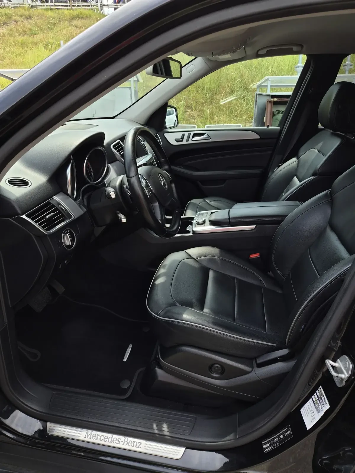 Mercedes-Benz ML 350 AMG PACK, DISTRONIC PLUS, INTELLIGENT LED, BLIND S, снимка 6 - Автомобили и джипове - 55313421