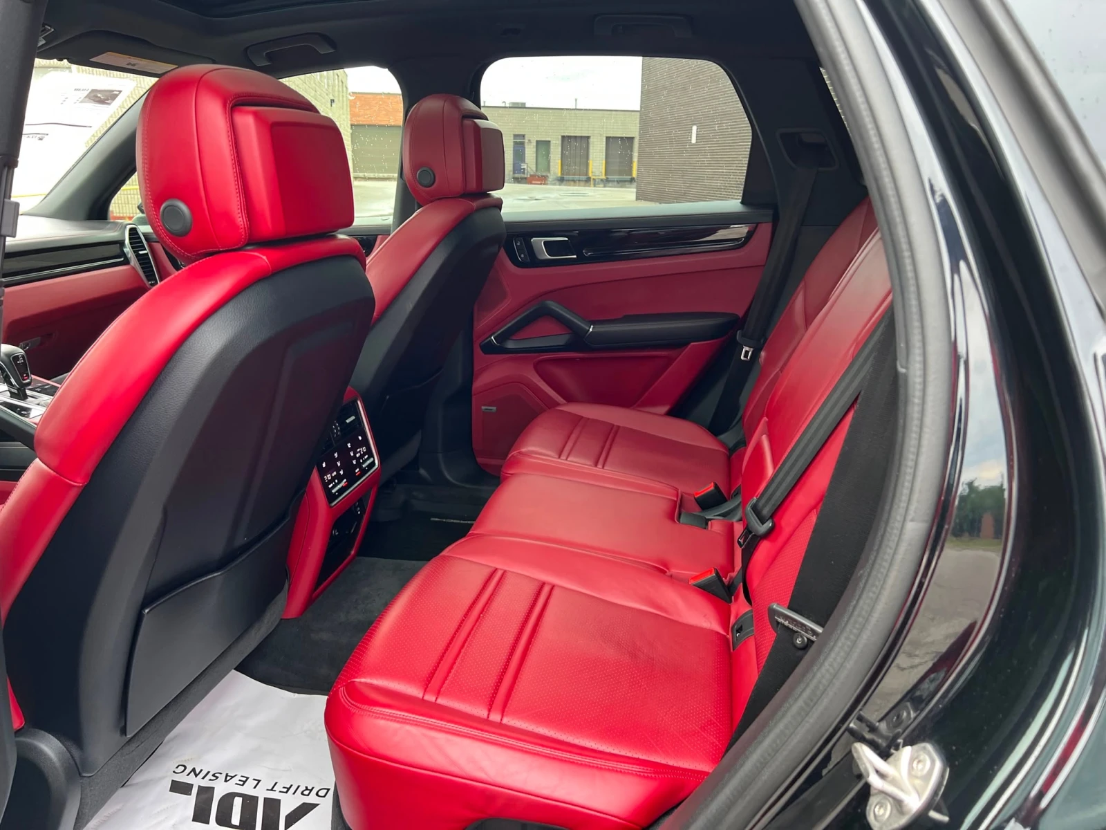 Porsche Cayenne * AWD * CARFAX * , снимка 9 - Автомобили и джипове - 56131747