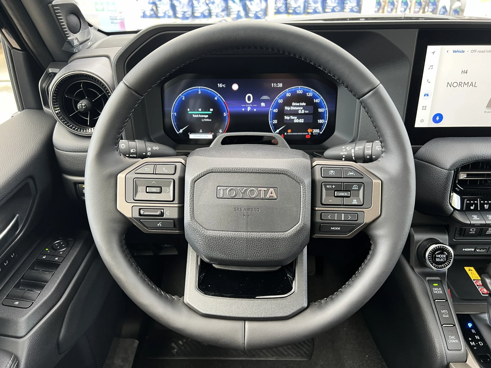 Toyota Land cruiser 250 / 2.8 D-4D / 7 ������ / HUD / PANO / 360 /  | Mobile.bg � ����������� 9