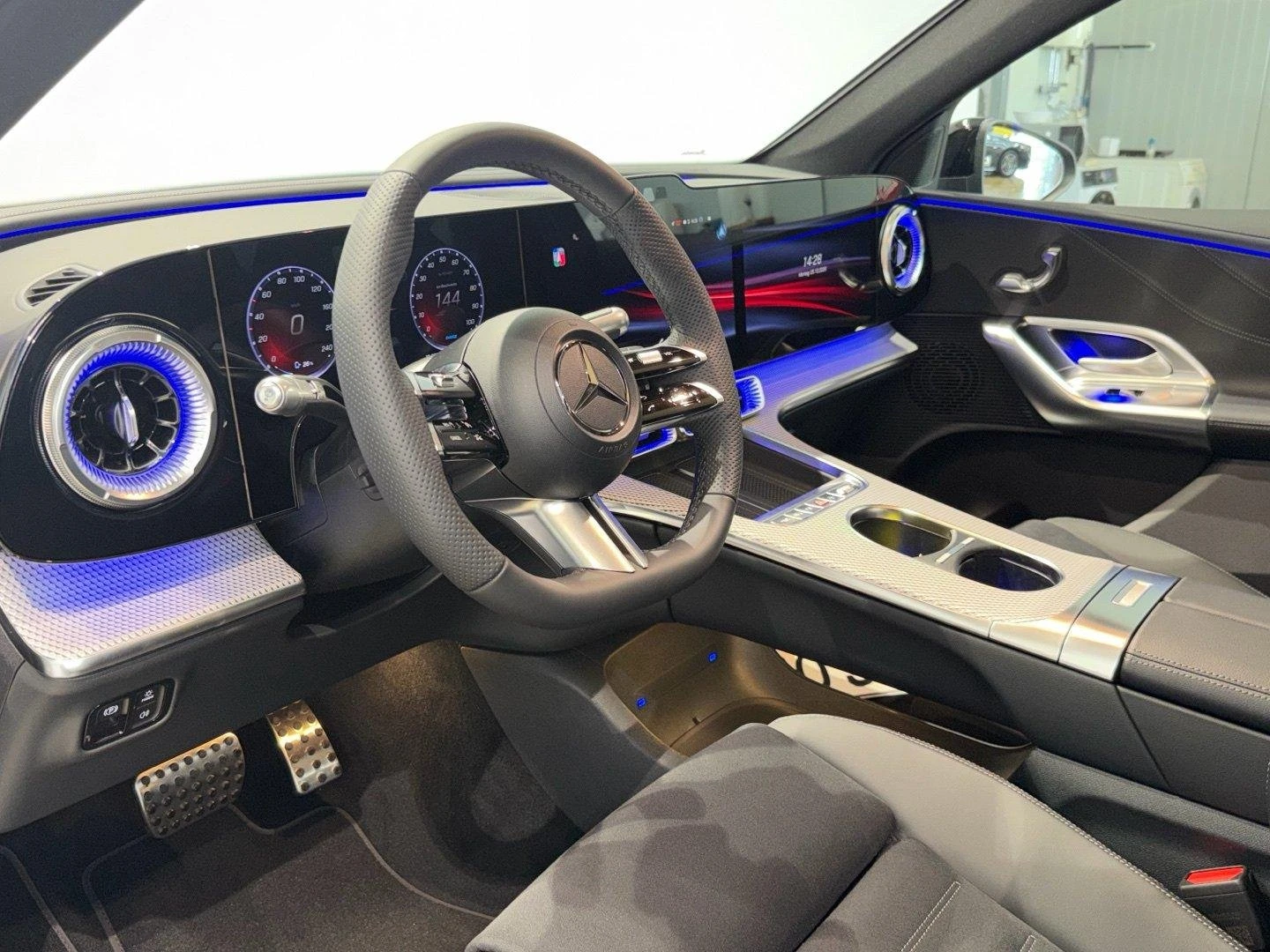 Mercedes-Benz GLC 300 AMG / NIGHT / SKY CONTROL / SUPERSCREEN / 4-MATIC/ | Mobile.bg � ����������� 9