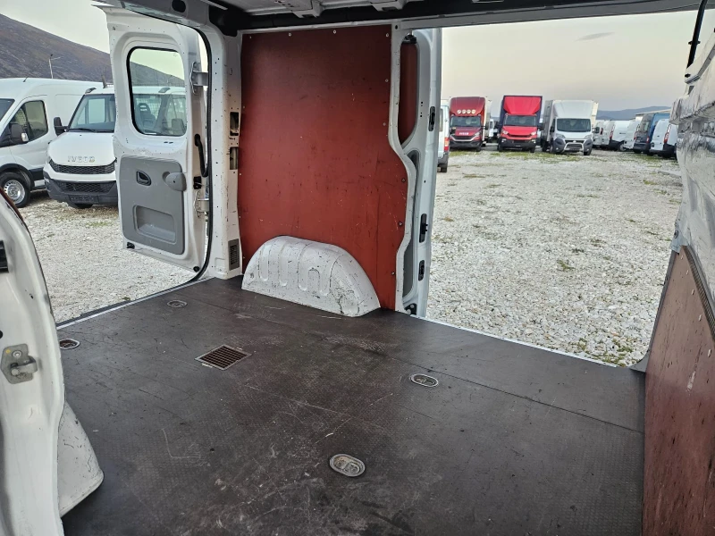 Renault Trafic 1.9 DCI, Климатик, Две странични врати, снимка 14 - Бусове и автобуси - 47752276