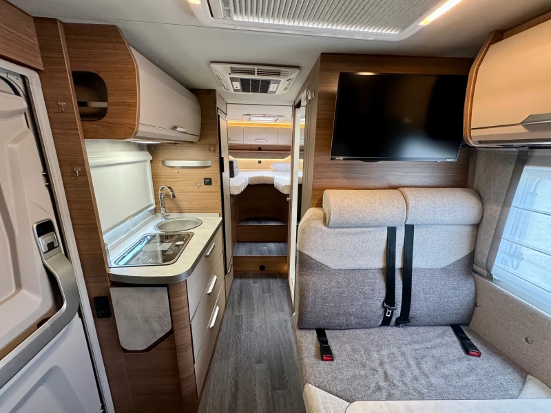 Кемпер Knaus Van I 650 MEG, снимка 6 - Каравани и кемпери - 52795570