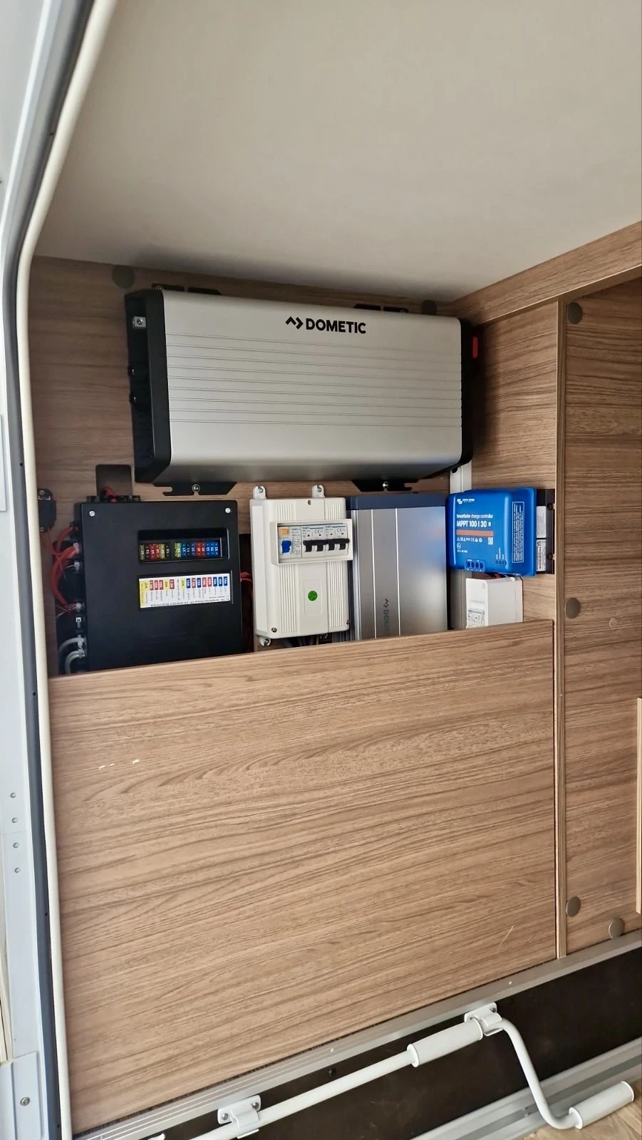 ������ Knaus Van I 650 MEG | Mobile.bg � ����������� 17