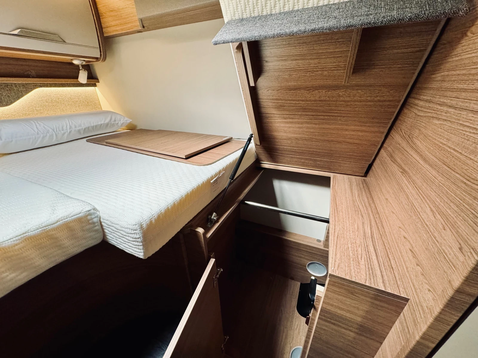 ������ Knaus Van I 650 MEG | Mobile.bg � ����������� 16