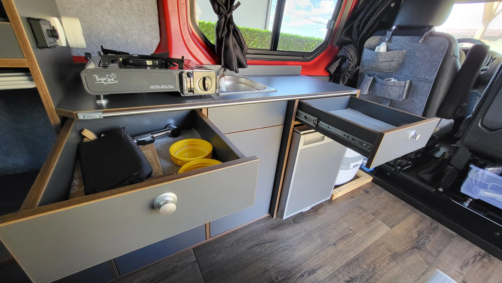 Кемпер Renault Trafic, снимка 10 - Каравани и кемпери - 55990847