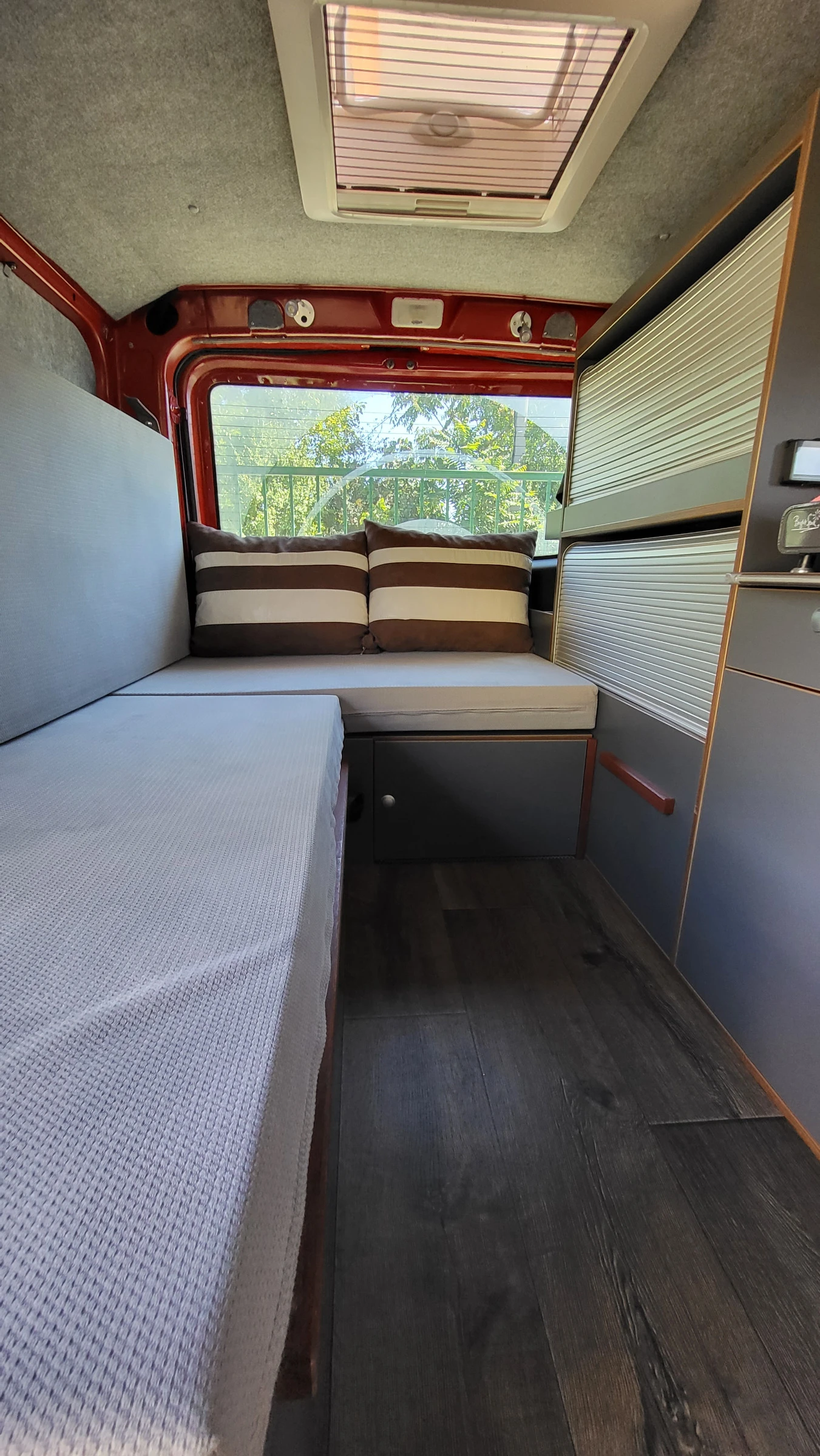 Кемпер Renault Trafic, снимка 7 - Каравани и кемпери - 55990847