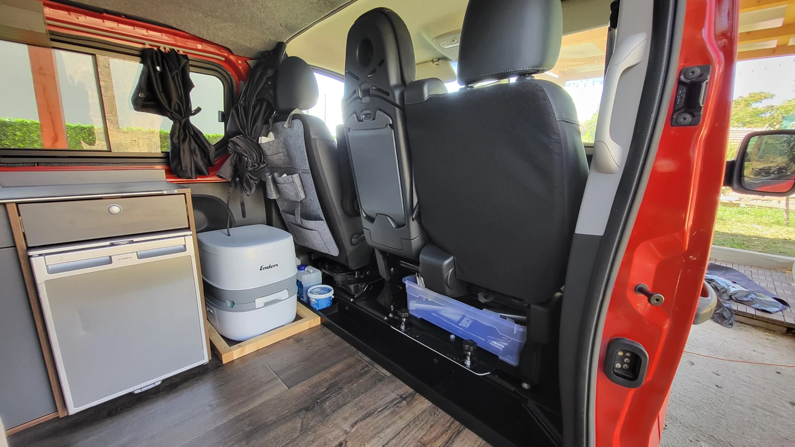 Кемпер Renault Trafic, снимка 6 - Каравани и кемпери - 55990847