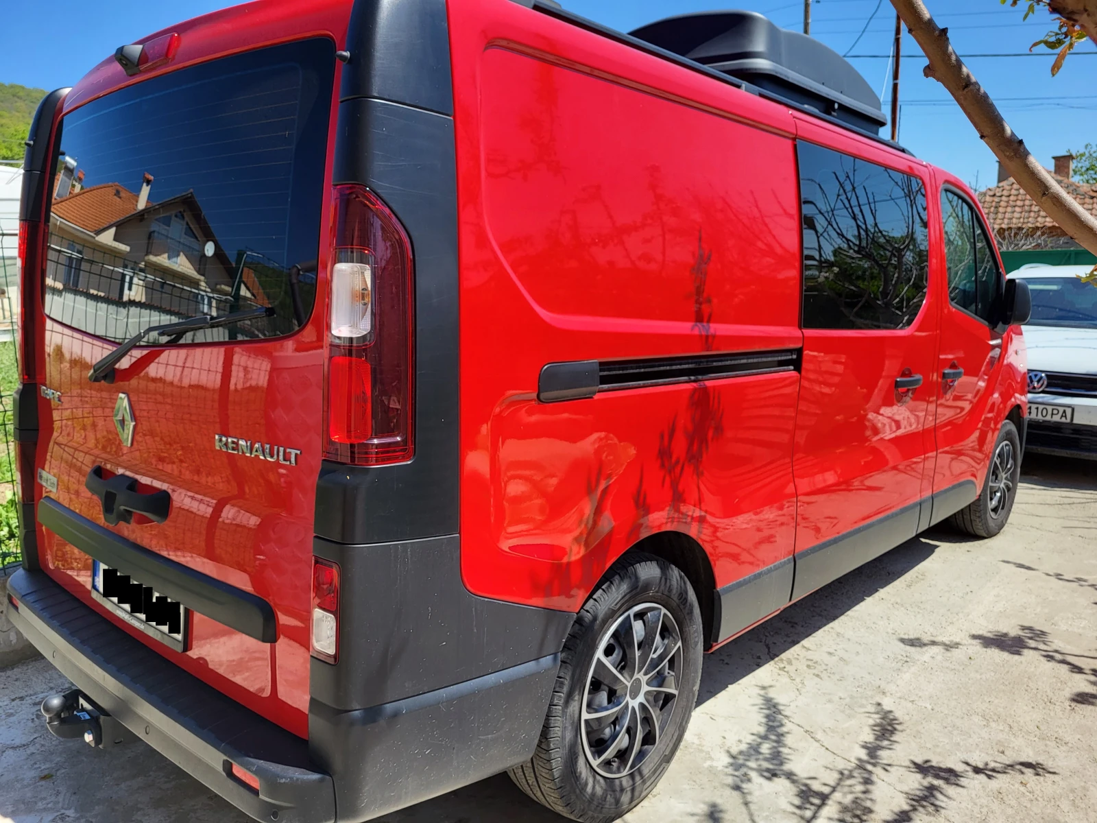 Кемпер Renault Trafic, снимка 3 - Каравани и кемпери - 55990847