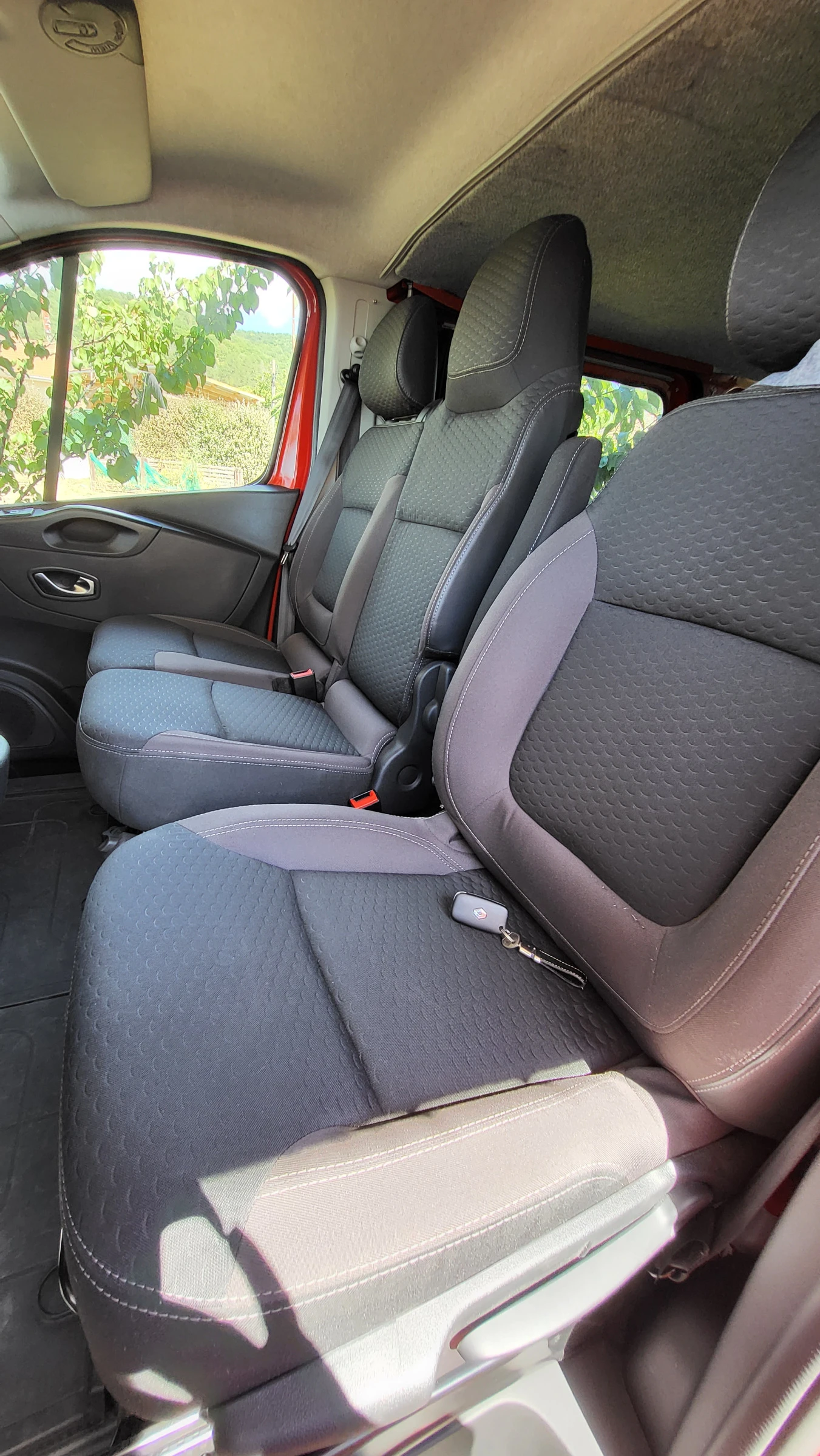 Кемпер Renault Trafic, снимка 13 - Каравани и кемпери - 55990847