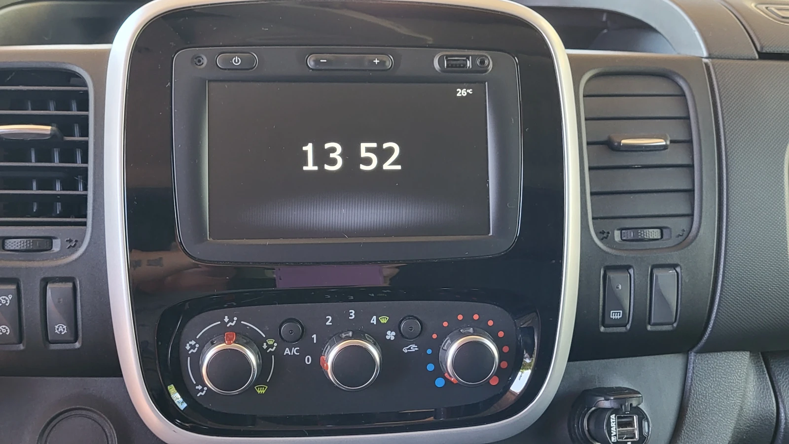 Кемпер Renault Trafic, снимка 16 - Каравани и кемпери - 55990847
