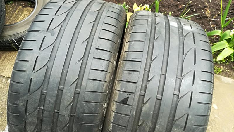 Гуми Летни 275/40R19, снимка 2 - Гуми и джанти - 25086652