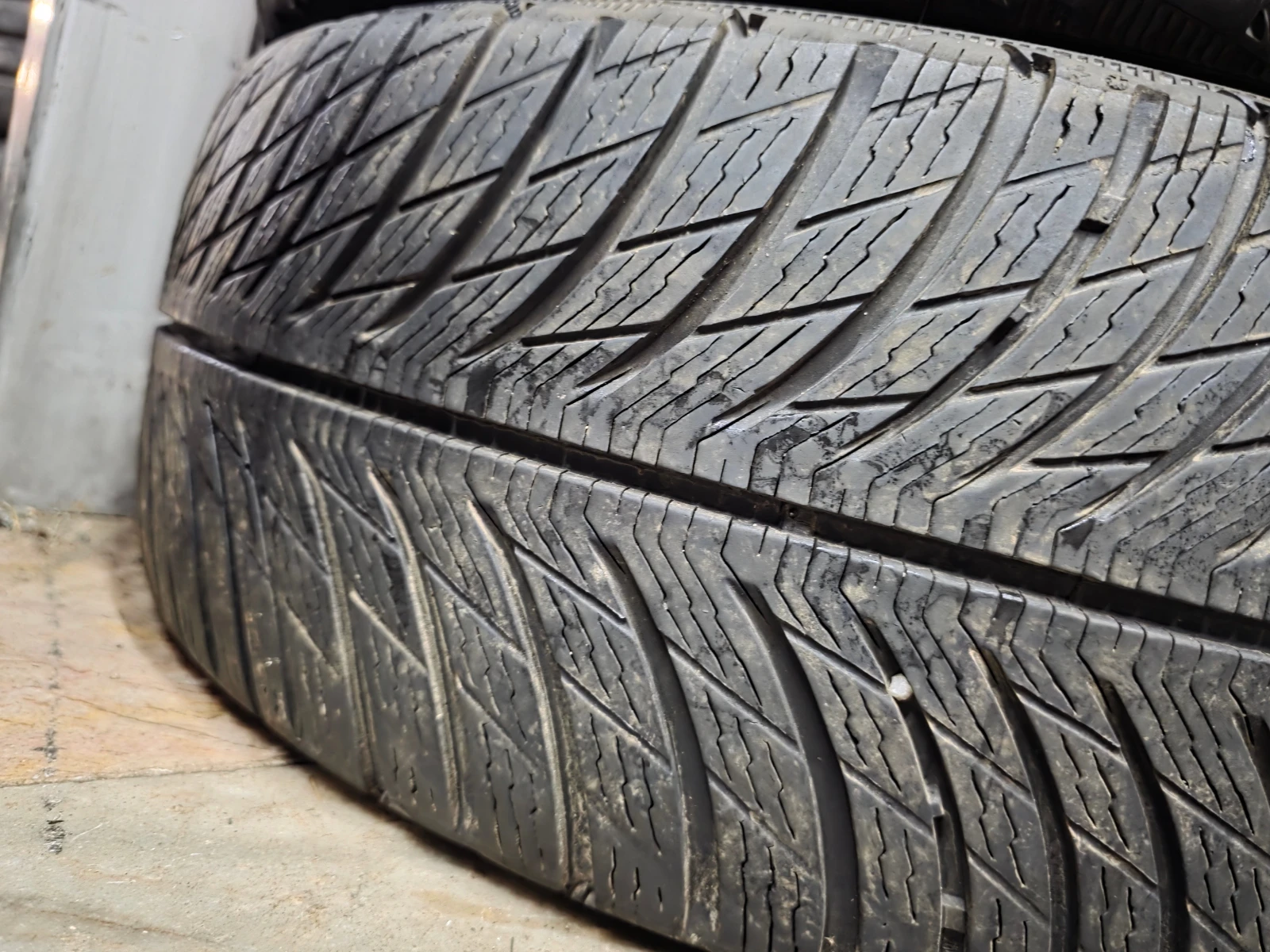 ���� 215/40R18 | Mobile.bg � ����������� 4