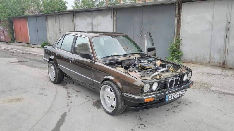 BMW 320, снимка 1 - Автомобили и джипове - 40880755