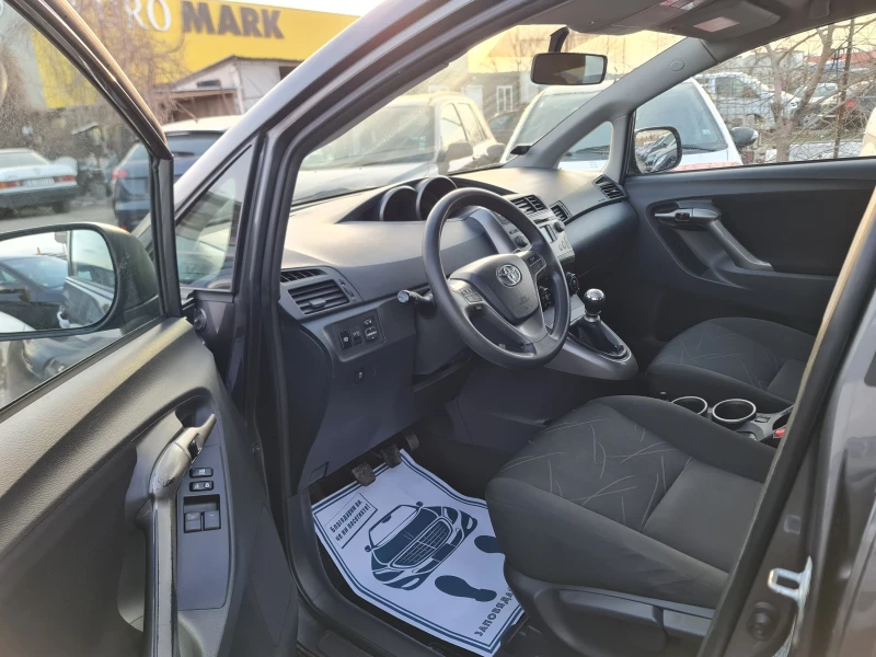 Toyota Verso КАТО ЧИСТО НОВА, снимка 11 - Автомобили и джипове - 47561372