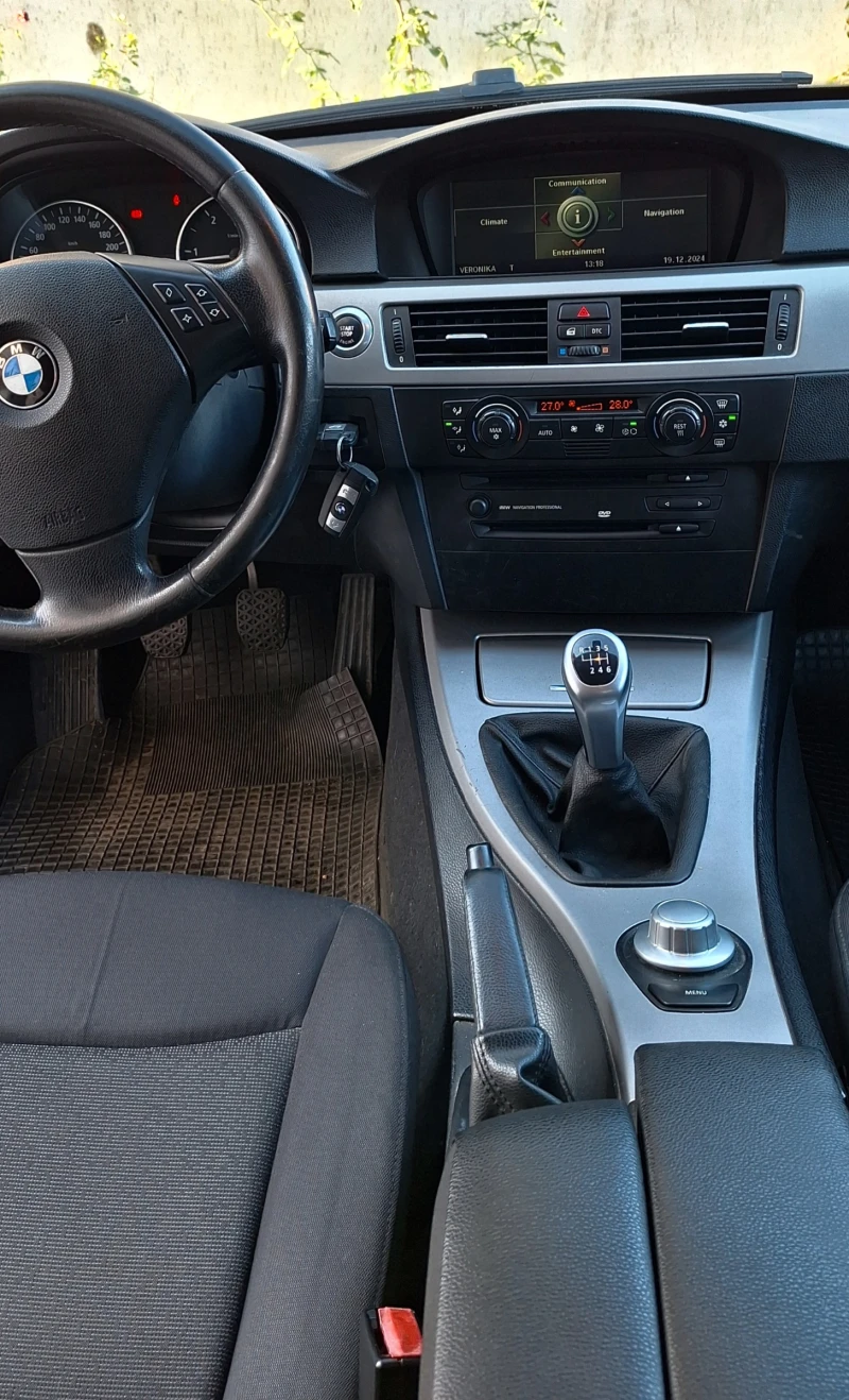 BMW 320, снимка 9 - Автомобили и джипове - 48404452