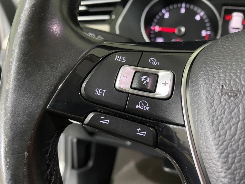 VW Passat 2.0TDI DSG, снимка 16 - Автомобили и джипове - 50647074