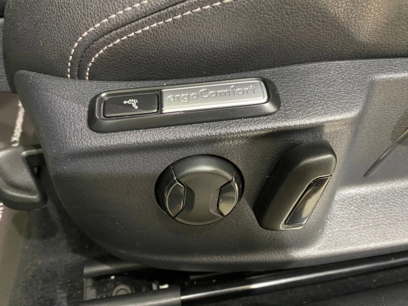 VW Passat 2.0TDI DSG, снимка 11 - Автомобили и джипове - 50647074