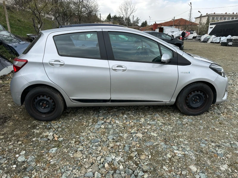 Toyota Yaris 1.5 hybrid На части!, снимка 5 - Автомобили и джипове - 52701754