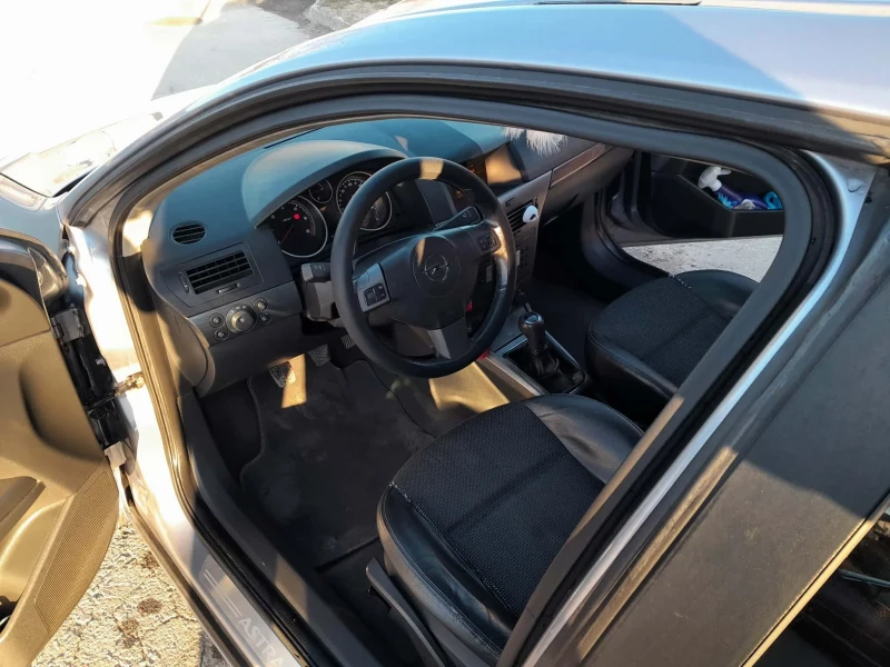 Opel Astra, снимка 8 - Автомобили и джипове - 52900305