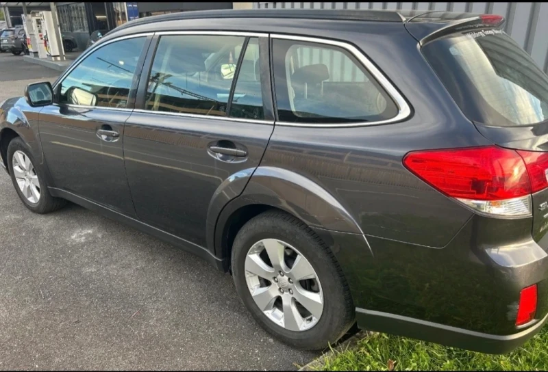 Subaru Outback 2.5 i, снимка 4 - Автомобили и джипове - 52980752