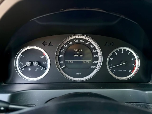 Mercedes-Benz C 180 KOMPRESSOR-НАВИГАЦИЯ-РЕГИСТРИРАН-РЕАЛНИ КМ - изображение 8