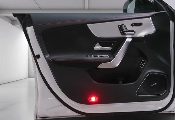 Mercedes-Benz CLA 35 AMG 4Matic = Premium Plus = Гаранция - изображение 3