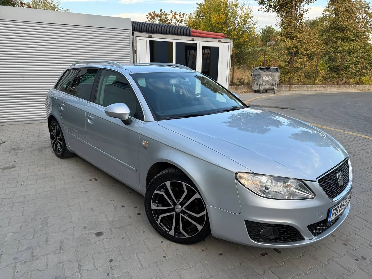 Seat Exeo 2.0 TDI 143 к.с. - изображение 2