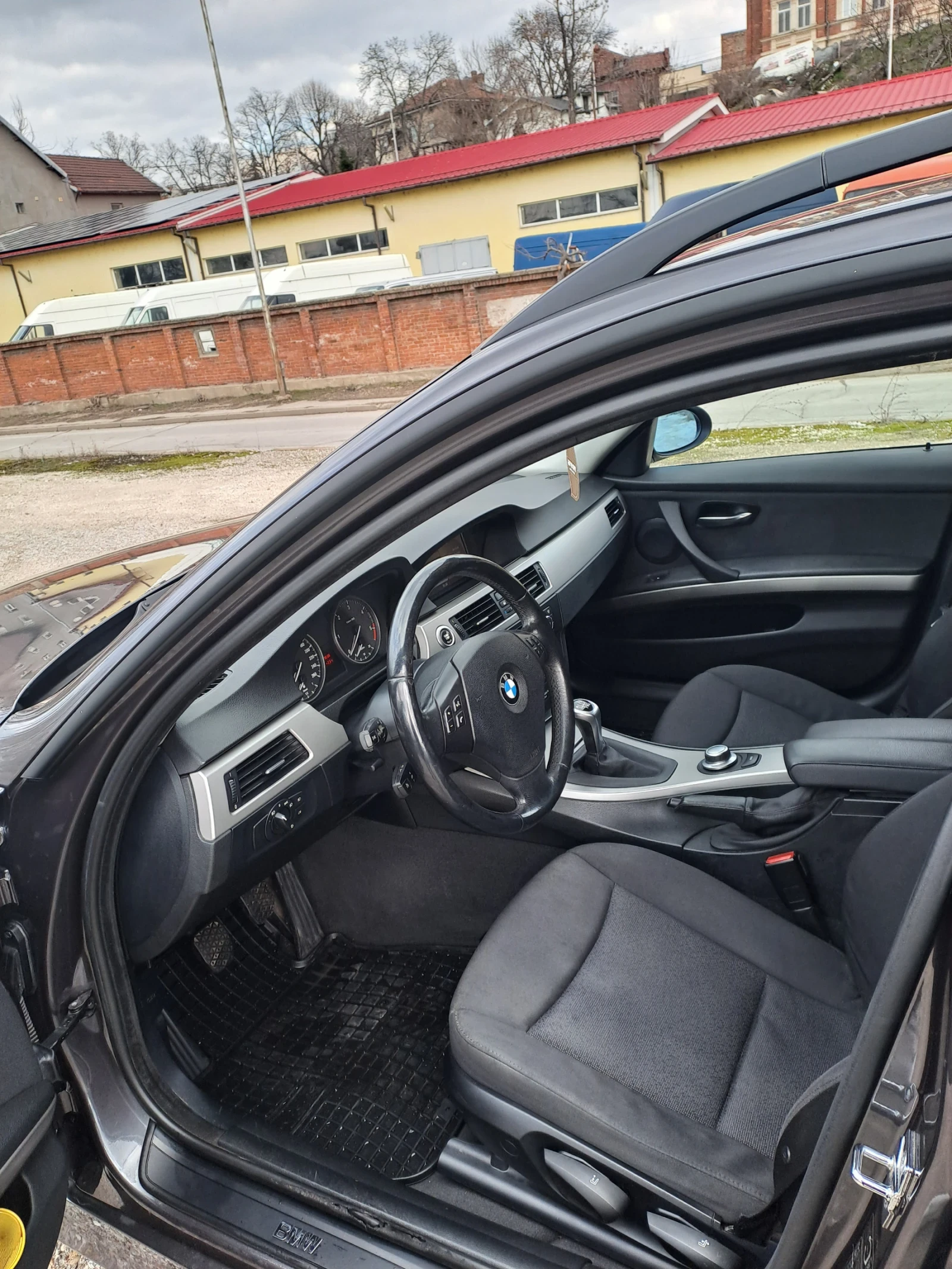 BMW 320 D E91 - изображение 6