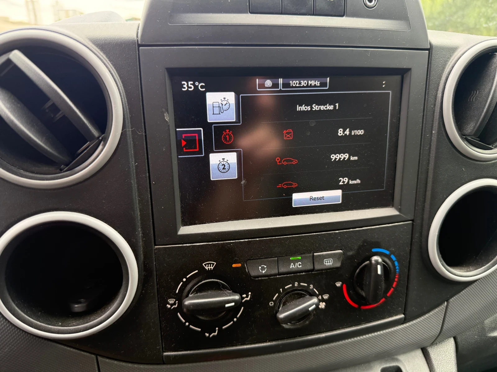 Citroen Berlingo 1.6i, Swiss, 3 местен, мултимедия, бензинов, клима - изображение 9