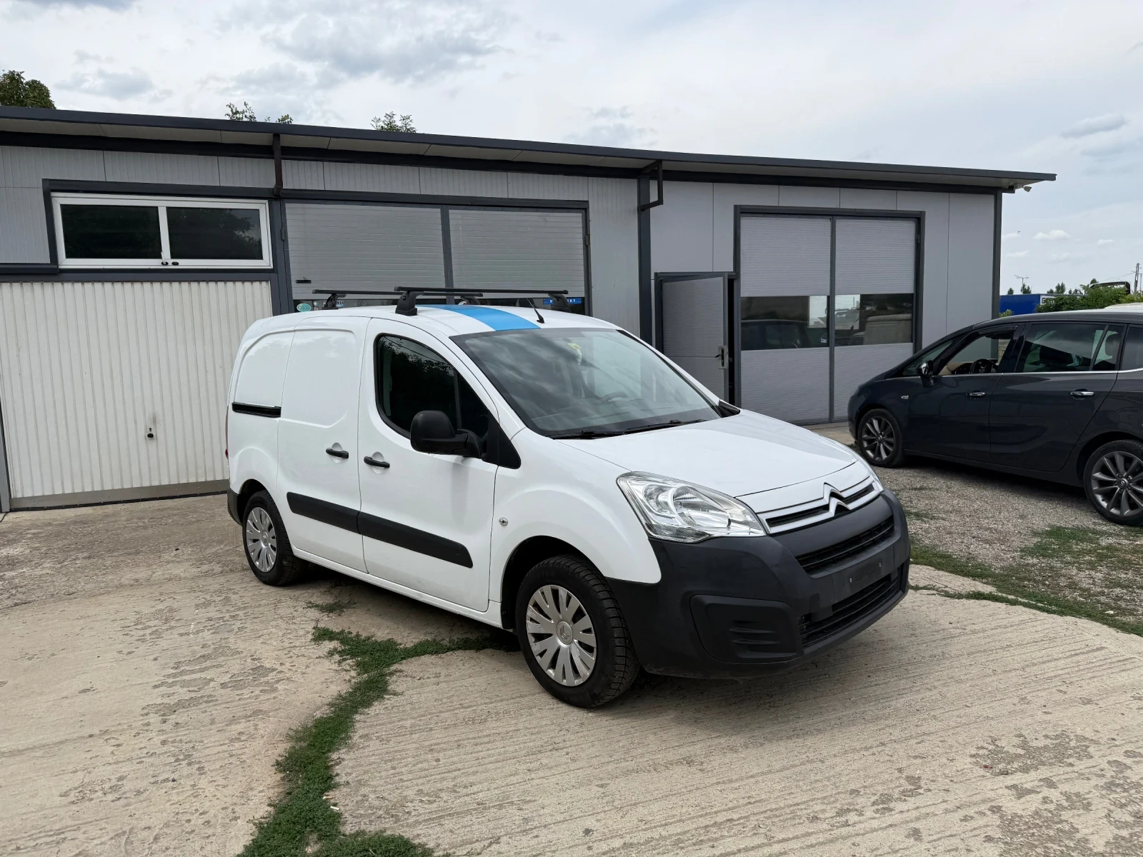 Citroen Berlingo 1.6i, Swiss, 3 местен, мултимедия, бензинов, клима - изображение 3