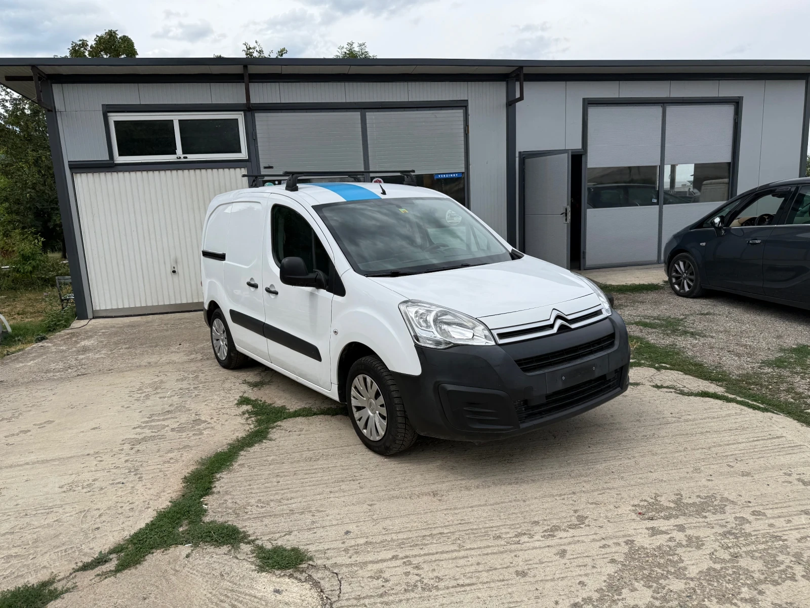 Citroen Berlingo 1.6i, Swiss, 3 местен, мултимедия, бензинов, клима - изображение 4