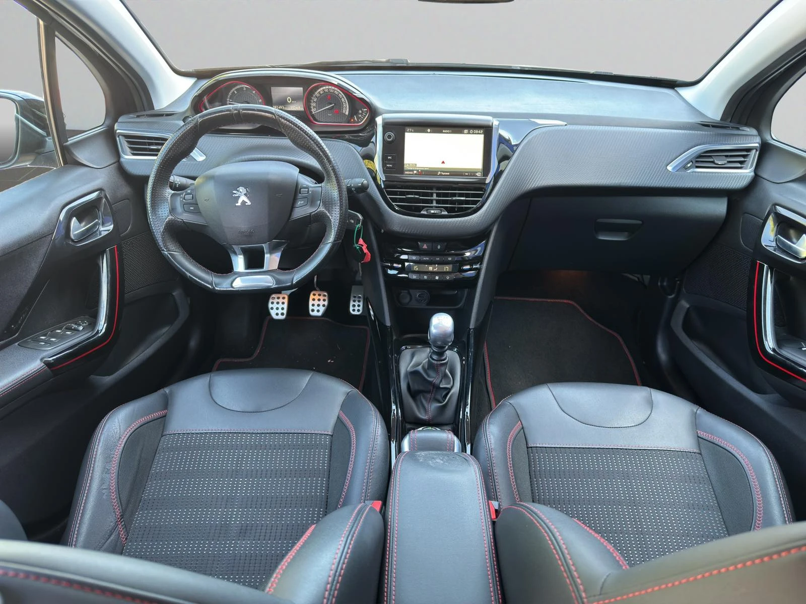 Peugeot 2008  GT Line 120 BVM6 EURO6 - изображение 9