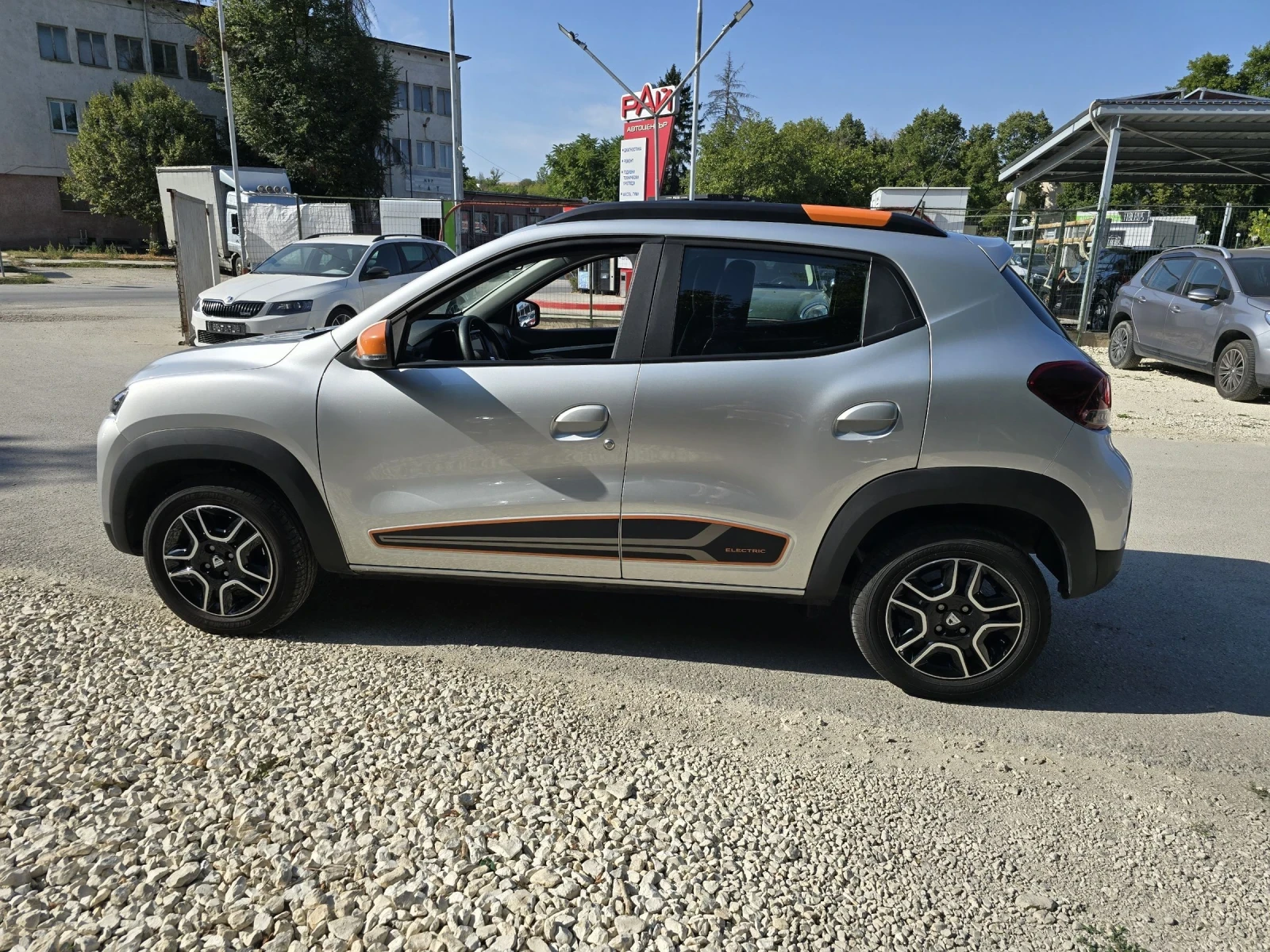 Dacia Spring Comfort Plus 45 CCS Гаранция Лизинг - изображение 2