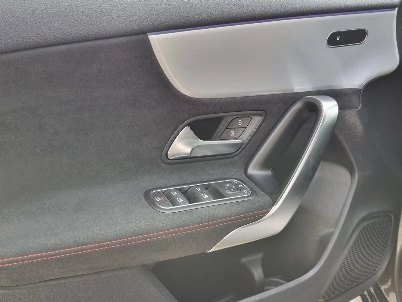 Mercedes-Benz A 220 AMG+ NIGHT+ TOTWINKEL+ 360  - изображение 9