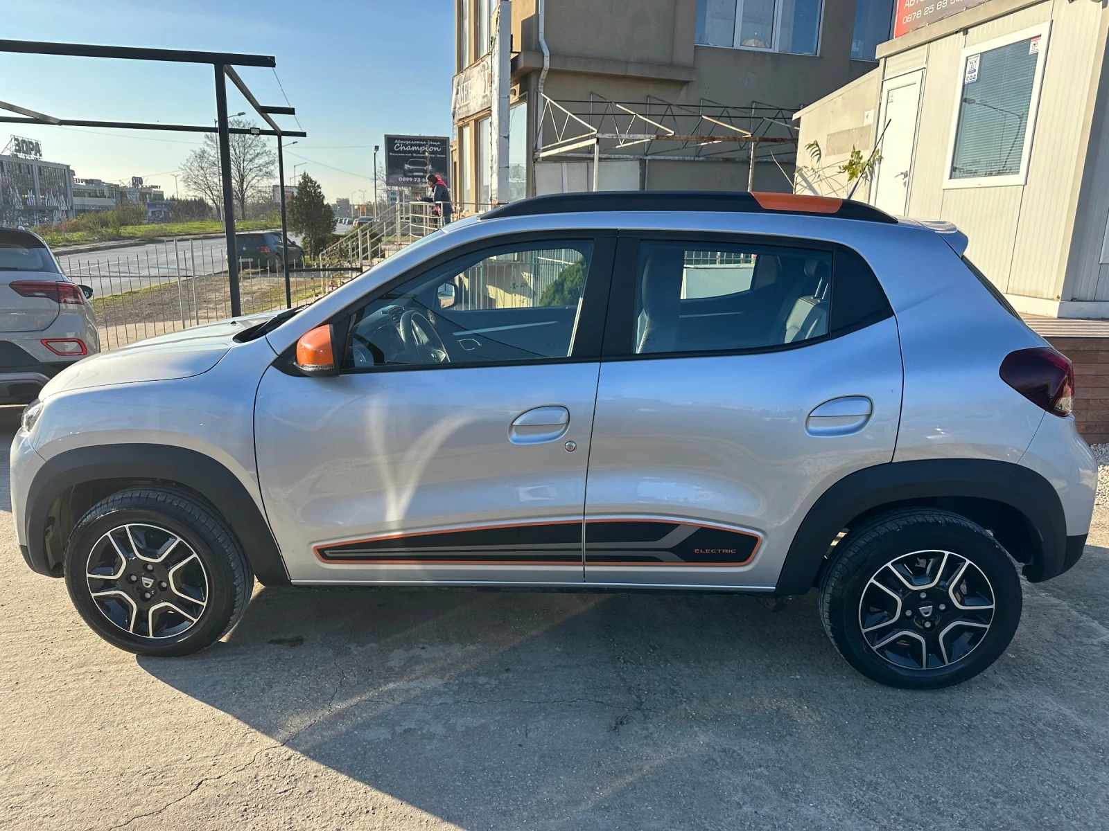 Dacia Spring Лек автомобил - изображение 7