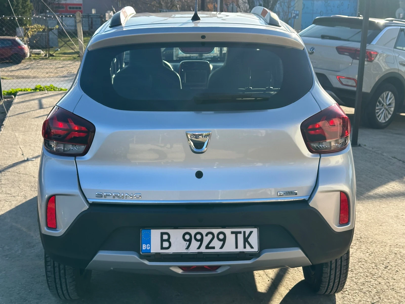 Dacia Spring Лек автомобил - изображение 6