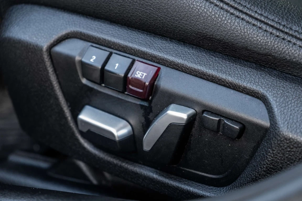 BMW 330 * xDrive * CARFAX * ���� �� �� | Mobile.bg � ����������� 15